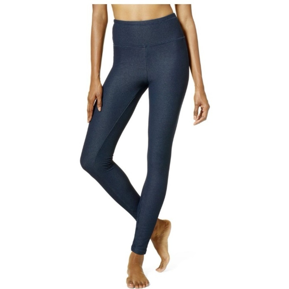 NWT Hue Women's Fur Lined
Denim Legging Midnight Rinse Wash medium